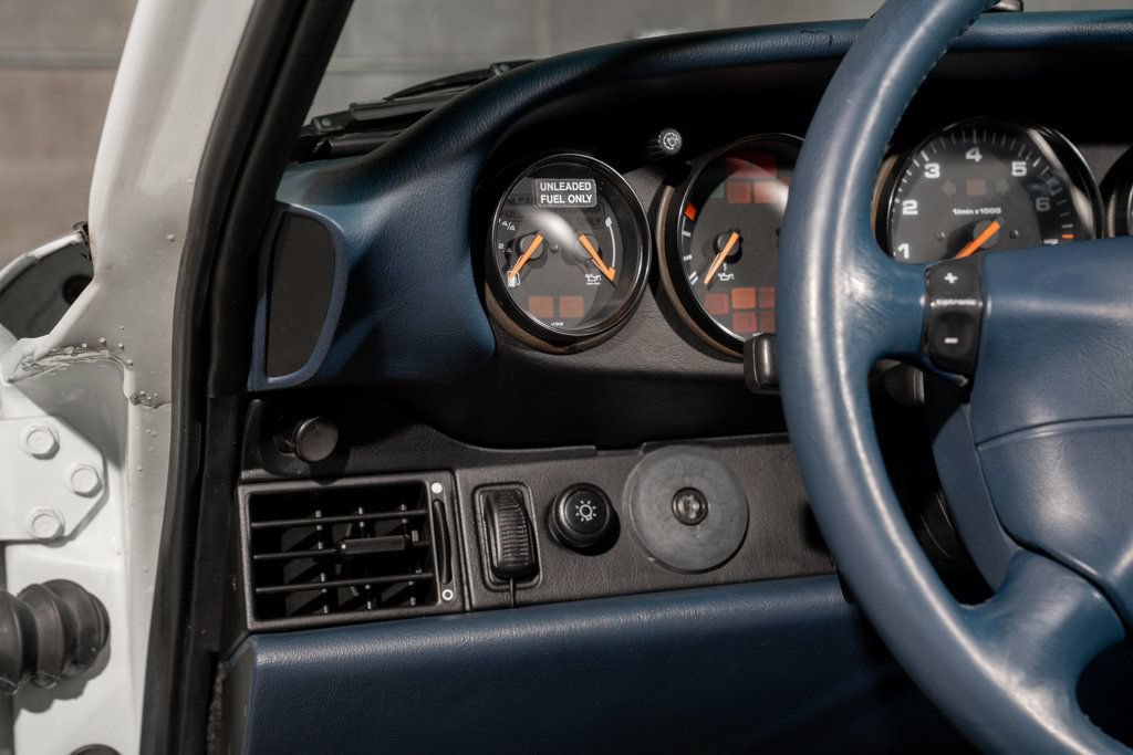 Used 1995 Porsche 911 Cabriolet image 19