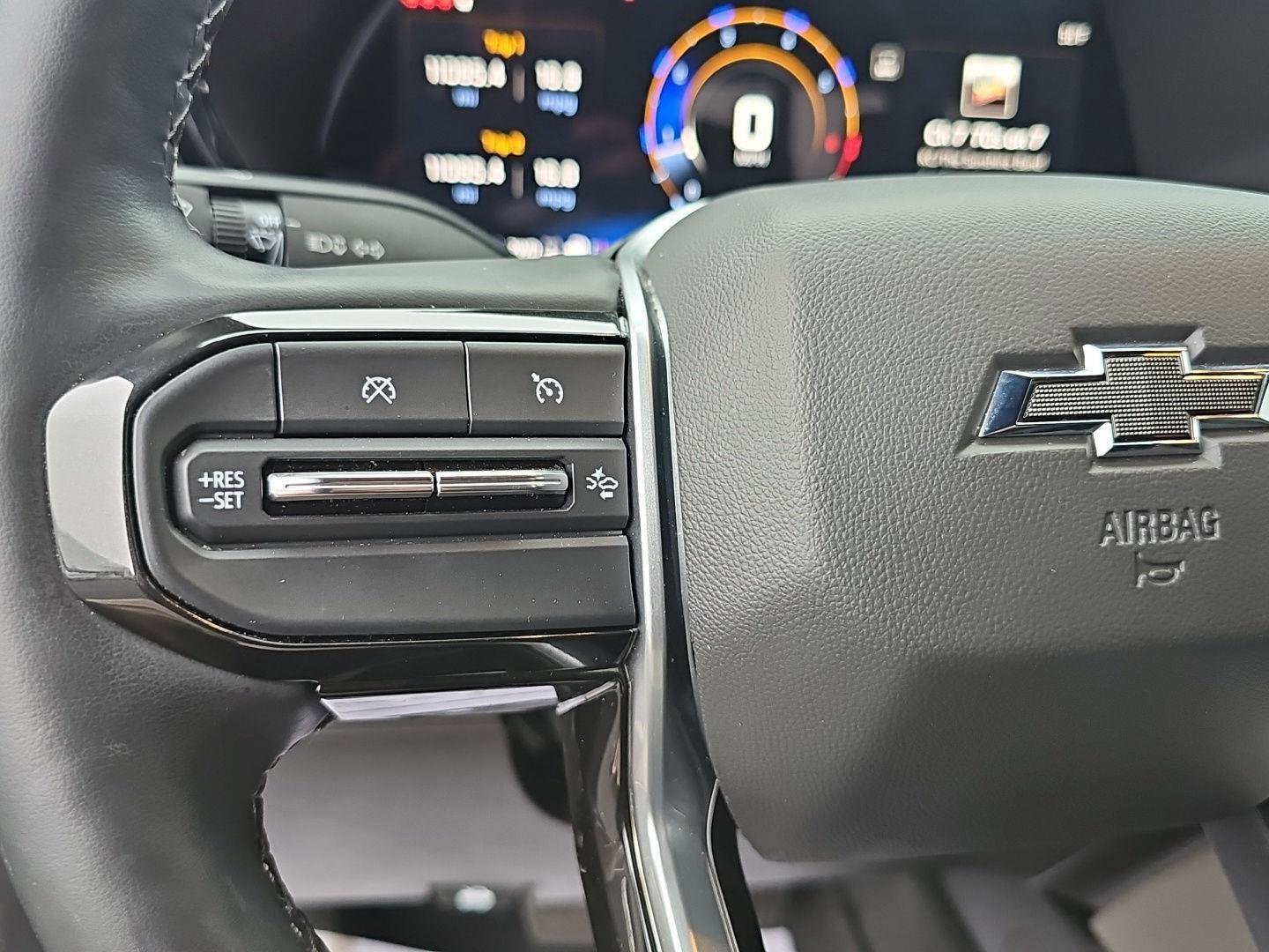 Used 2024 Chevrolet Colorado ZR2 w/ ZR2 Convenience Package III image 23