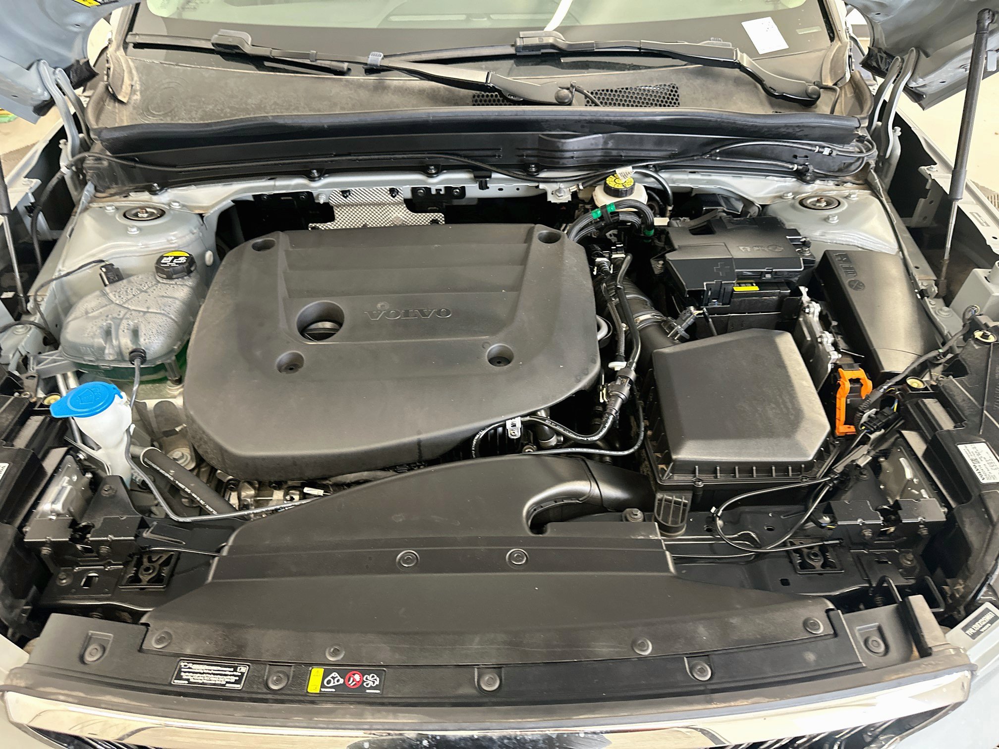 Used 2025 Volvo XC40 B5 Plus AWD/4WD image 36