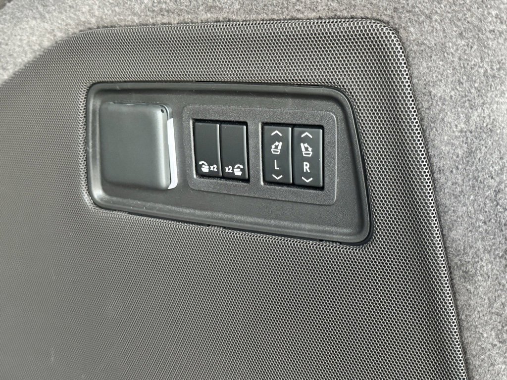 Used 2024 Cadillac Escalade Premium Luxury w/ LPO, Floor Liner Package image 36