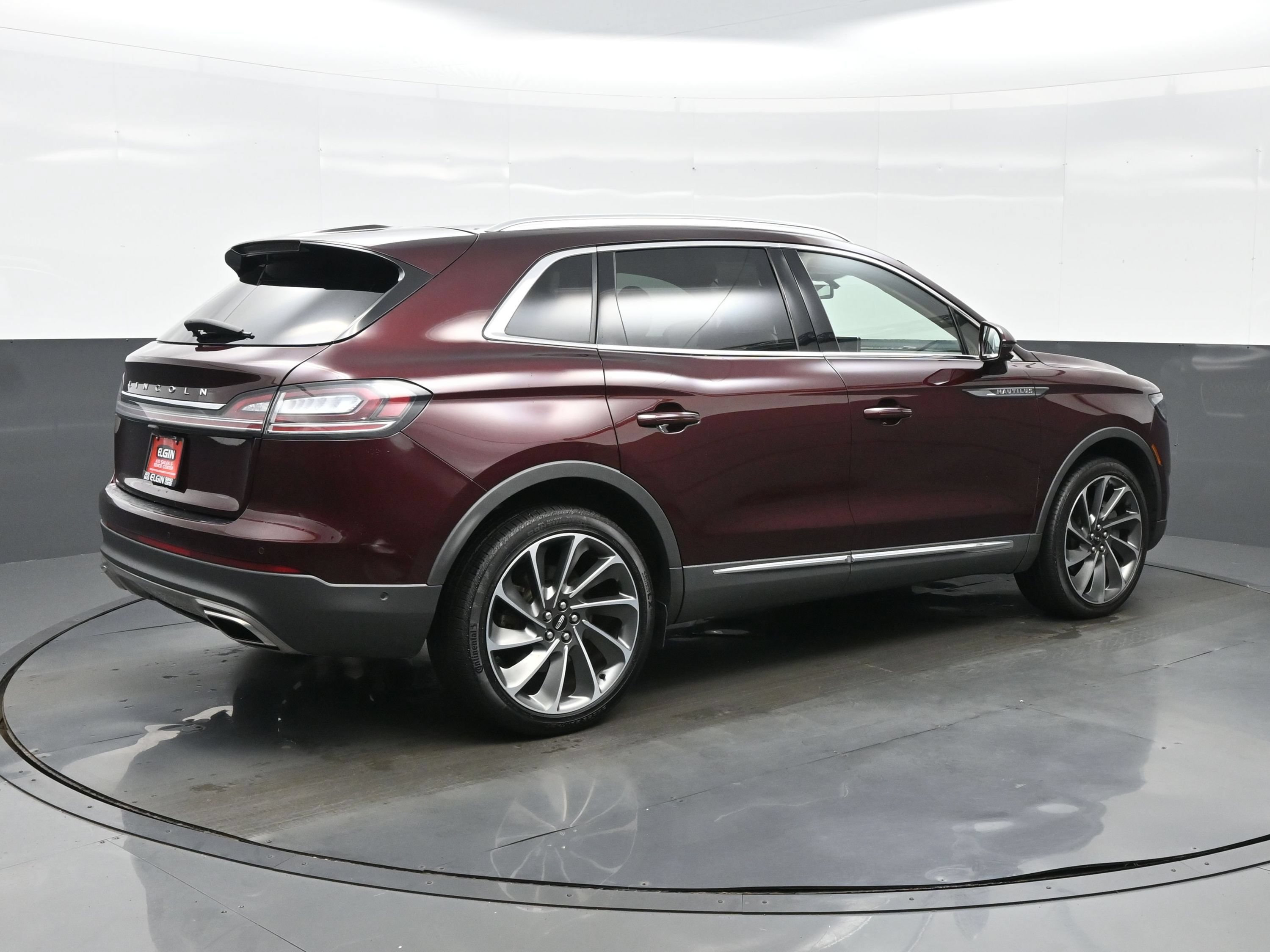 Used 2023 Lincoln Nautilus Reserve w/ Equipment Group 202A AWD/4WD image 6