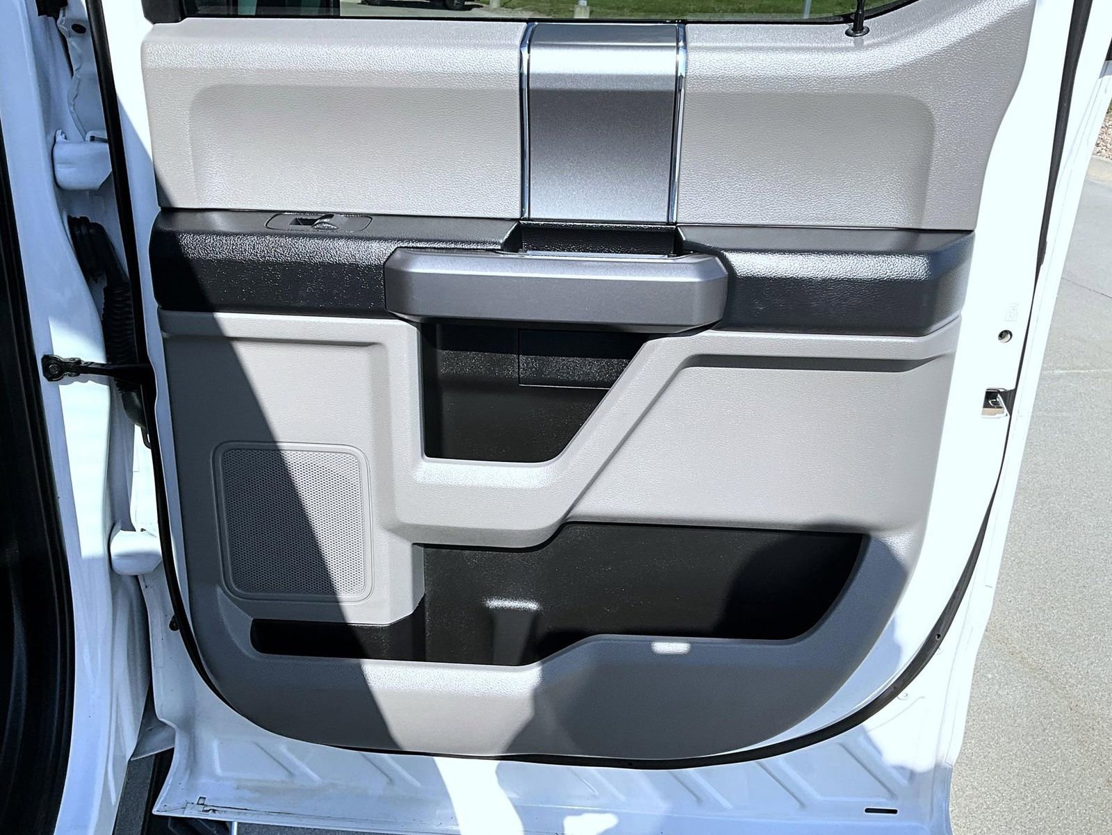 Used 2020 Ford F150 XLT w/ Equipment Group 302A Luxury AWD/4WD image 18