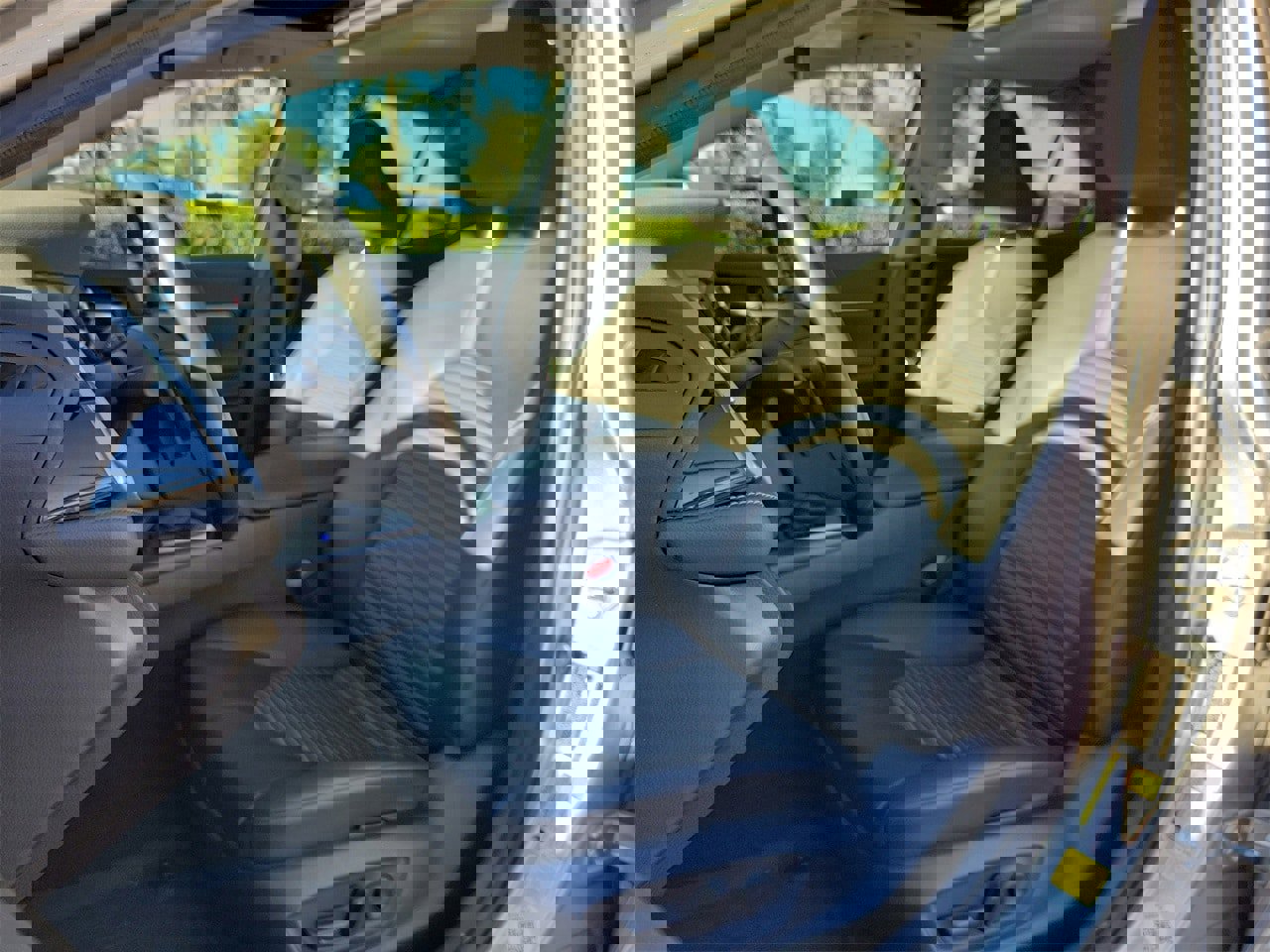 Used 2023 Toyota Camry SE image 16