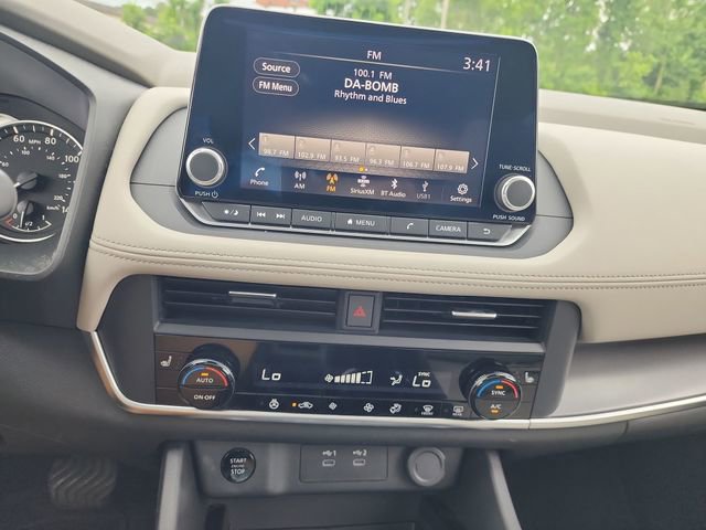 Used 2025 Nissan Rogue SV w/ SV Premium Package FWD image 19