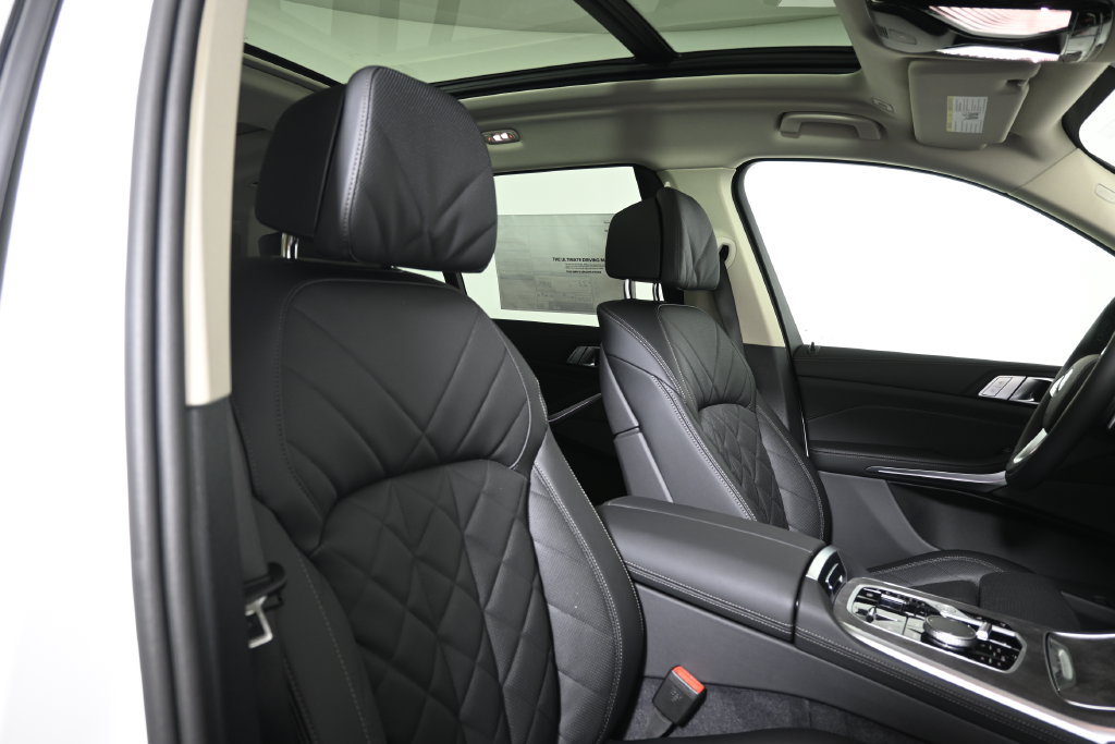 Used 2027 BMW X7 xDrive40i AWD/4WD image 35
