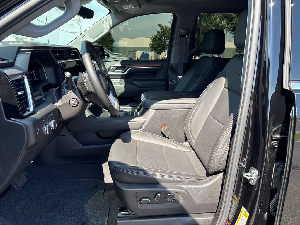 Used 2024 GMC Sierra 1500 Denali w/ Denali Reserve Package AWD/4WD image 17