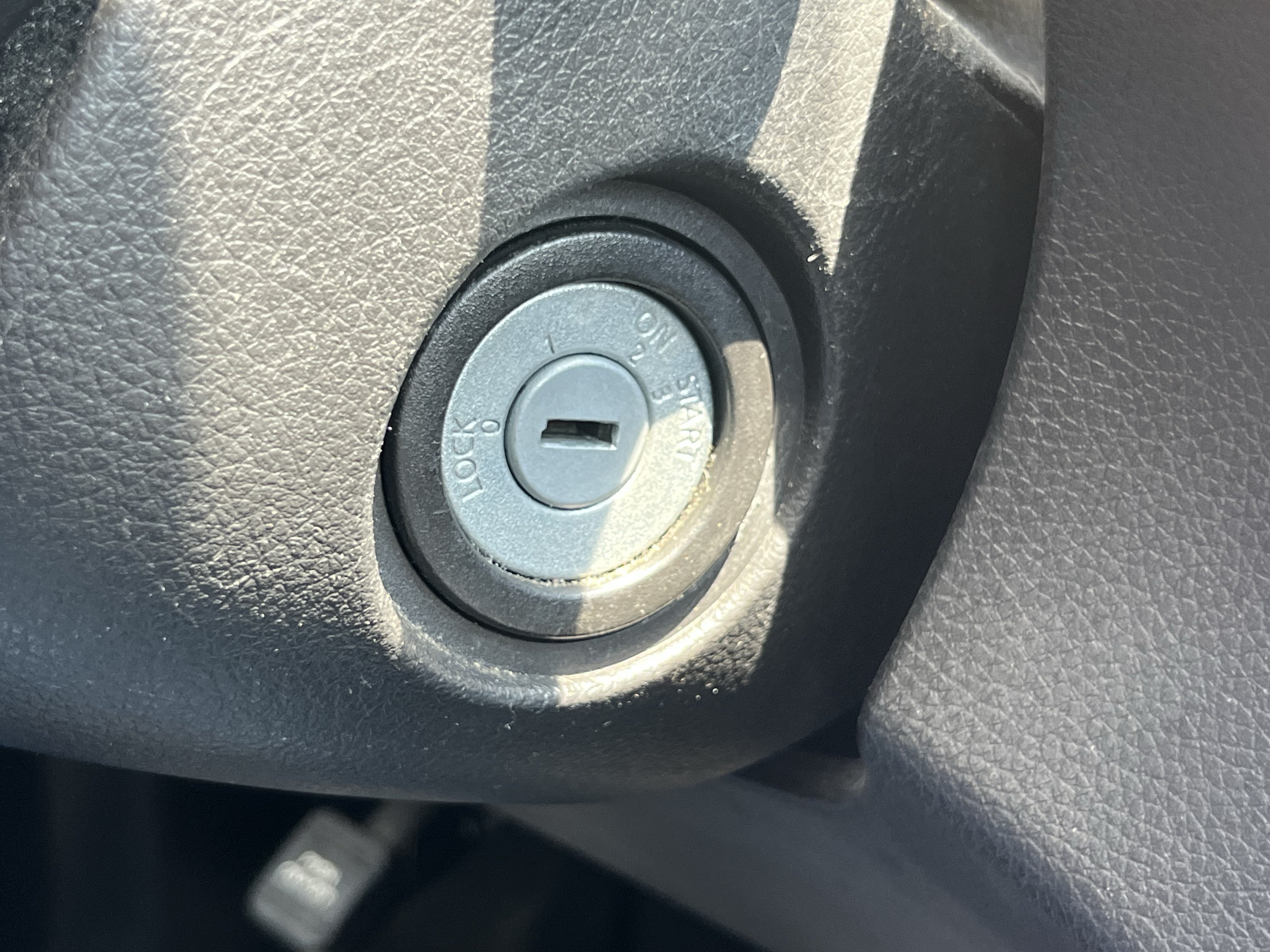 Used 2018 Nissan Rogue Sport S AWD/4WD image 32