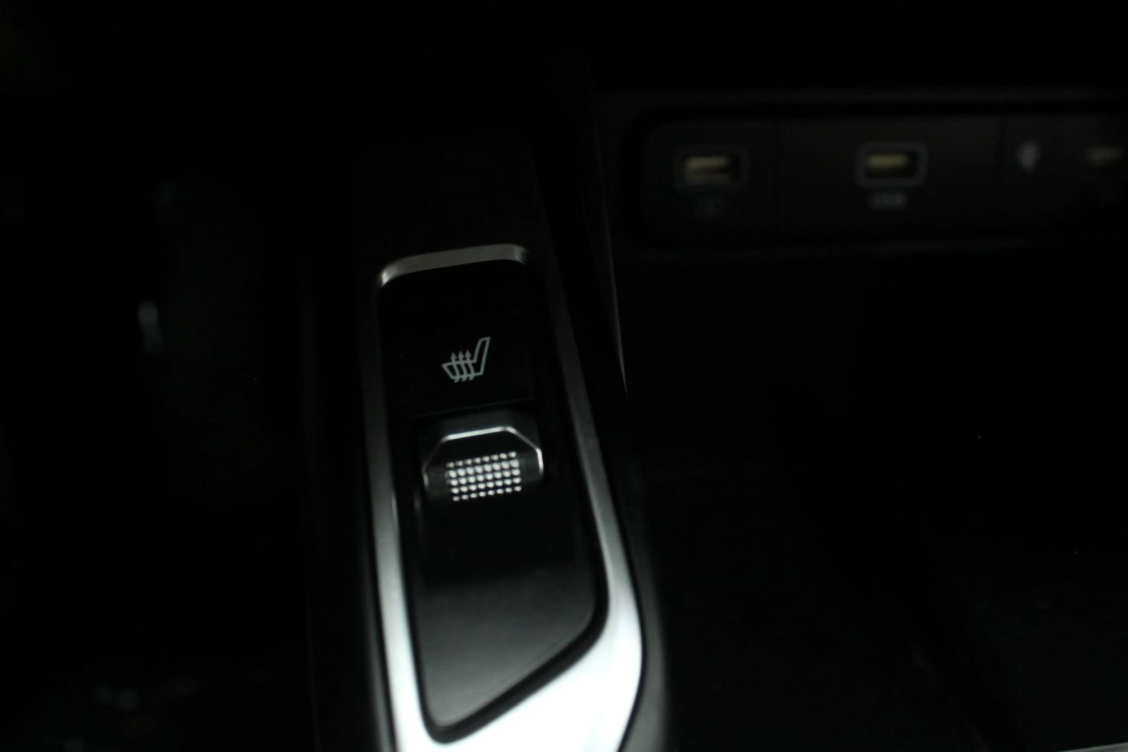 Used 2021 Kia Sorento EX w/ EX AWD X-Line Package image 35