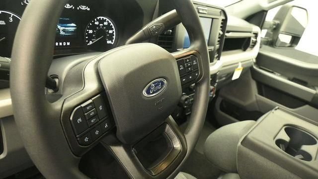 New 2026 Ford F250 XLT w/ FX4 Off-Road Package AWD/4WD image 14