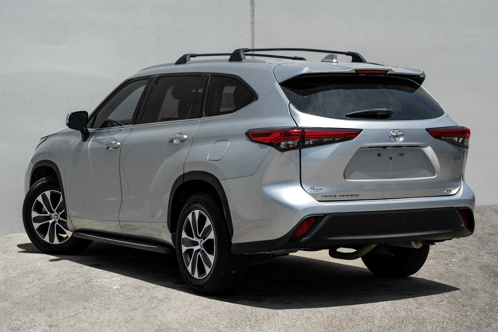 Used 2020 Toyota Highlander XLE FWD image 11