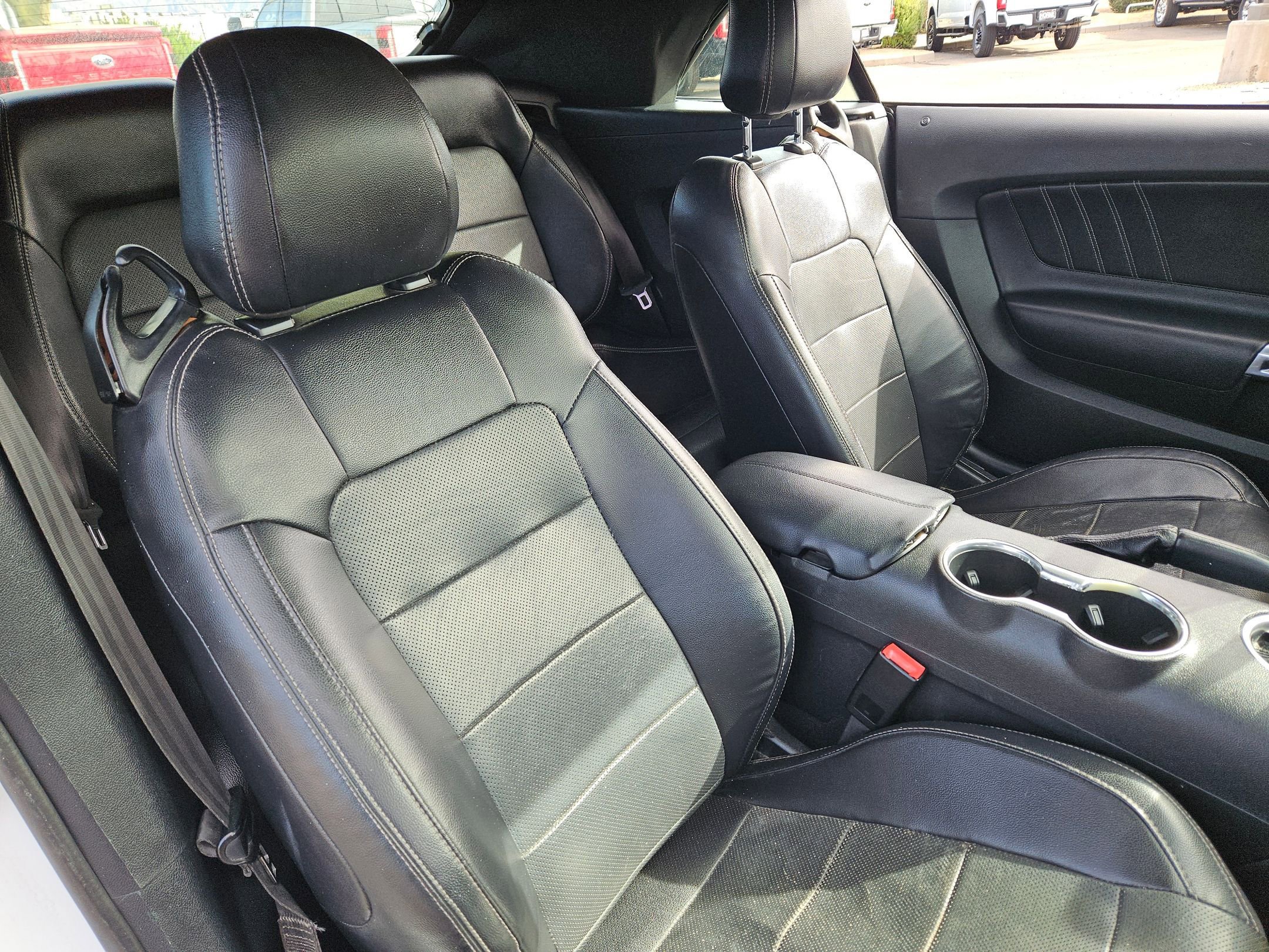 Used 2020 Ford Mustang Premium image 22