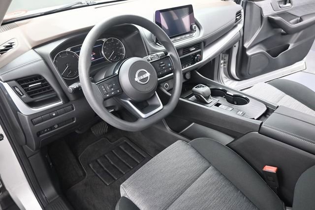 Used 2023 Nissan Rogue SV FWD image 14