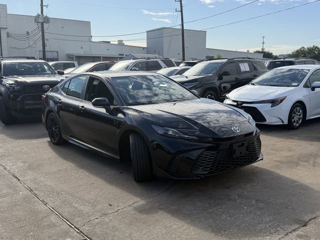Used 2025 Toyota Camry SE w/ Multimedia Upgrade Package image 3