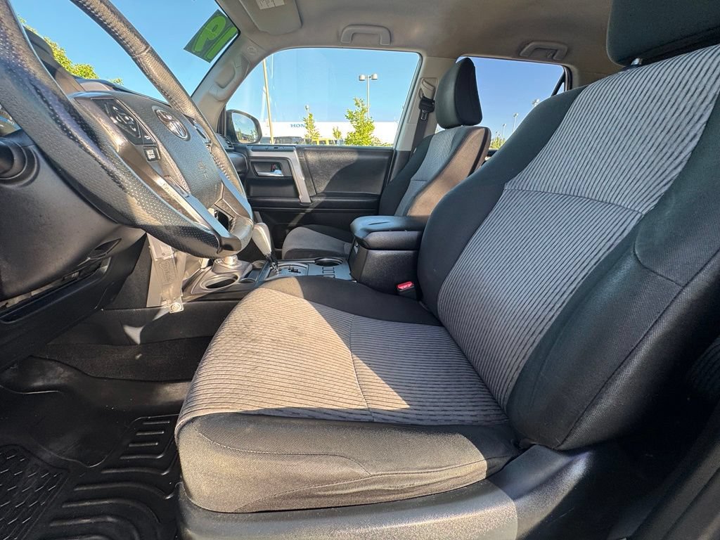 Used 2019 Toyota 4Runner SR5 AWD/4WD image 25