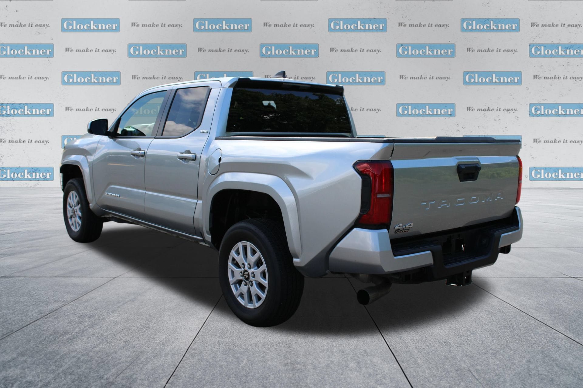 Used 2025 Toyota Tacoma SR5 AWD/4WD image 8