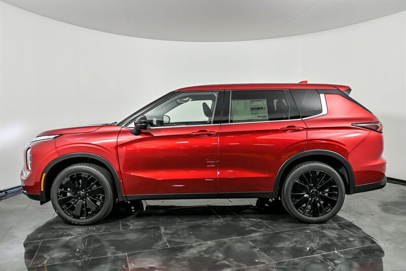 New 2026 Mitsubishi Outlander LE FWD image 6