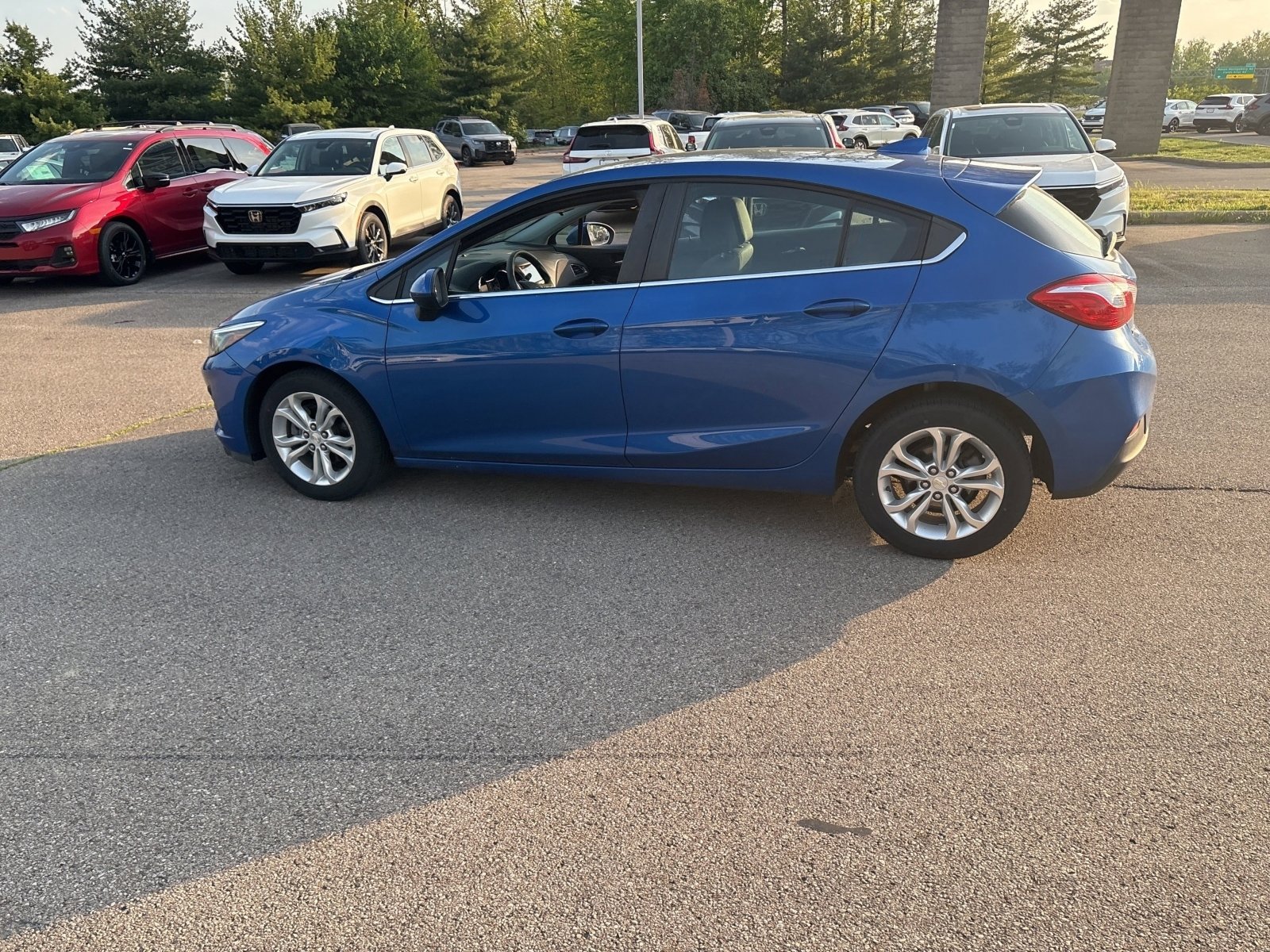Used 2019 Chevrolet Cruze LT FWD image 11