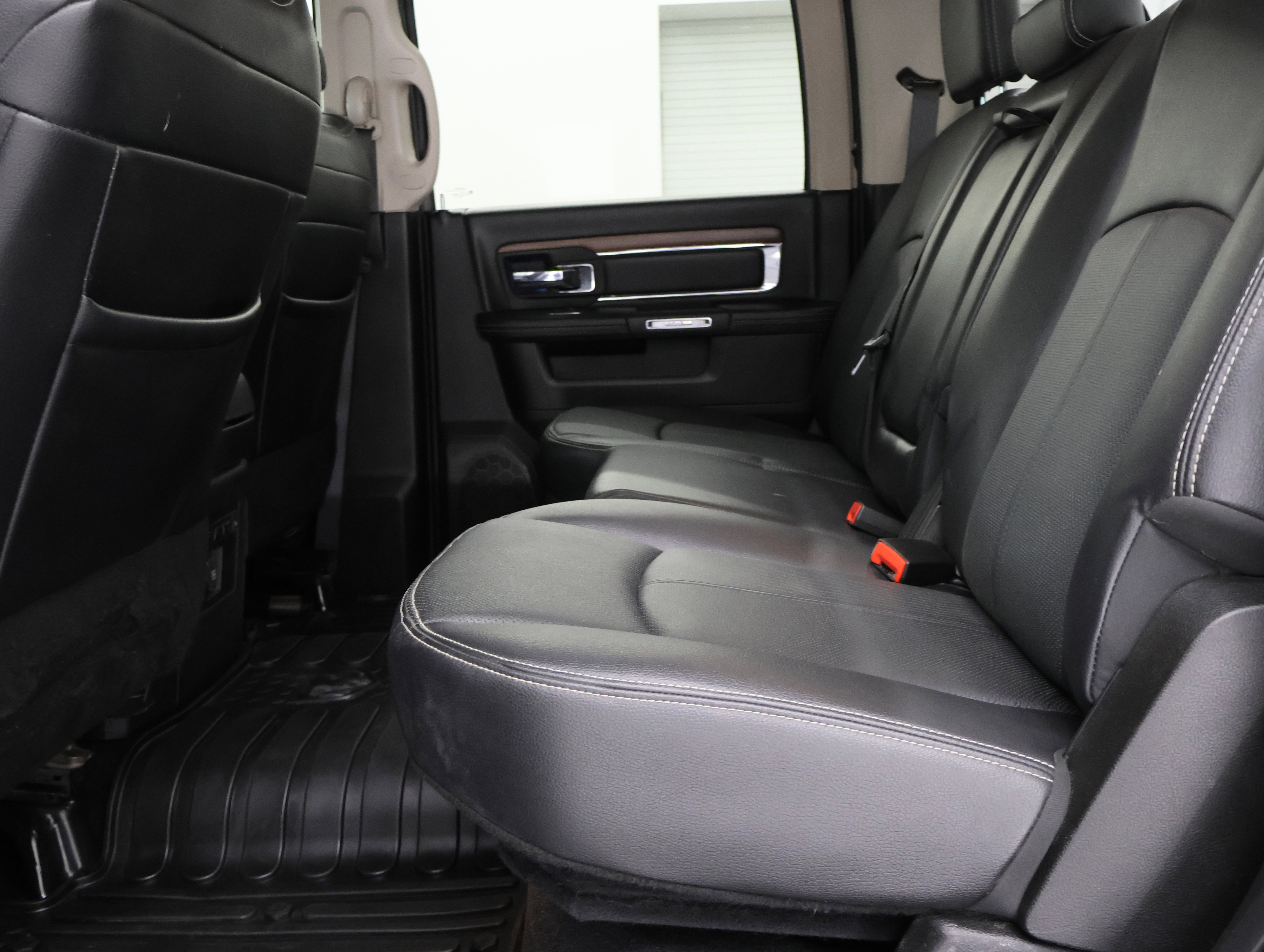 Used 2018 RAM 2500 Laramie image 9