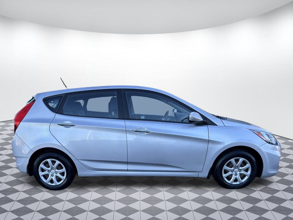 Used 2014 Hyundai Accent GS image 3