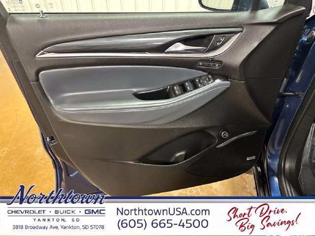 Used 2023 Buick Enclave Premium AWD/4WD image 10