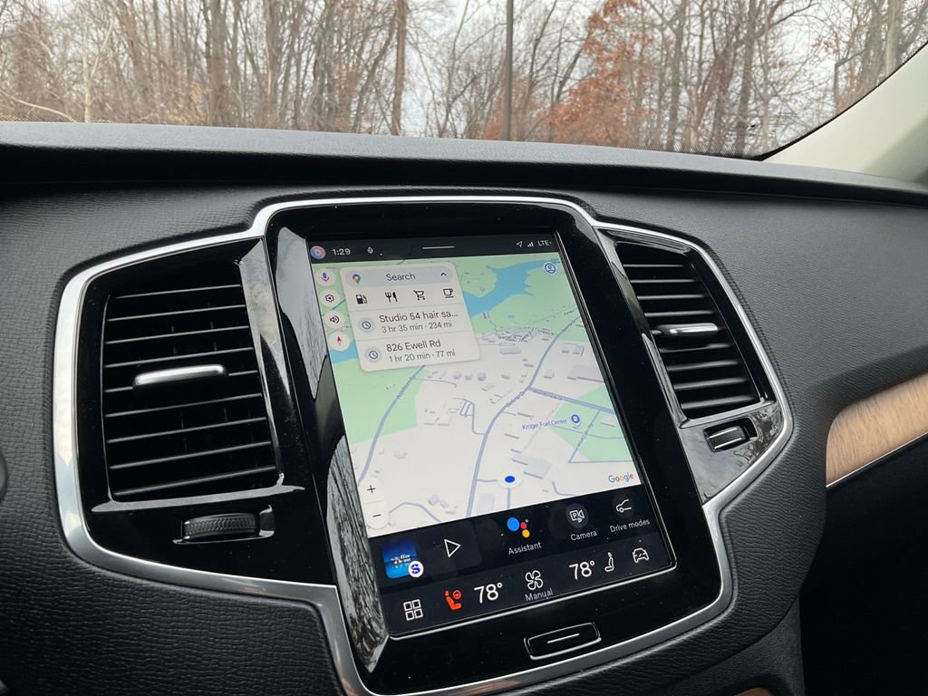 Certified 2025 Volvo XC90 B6 Plus image 19