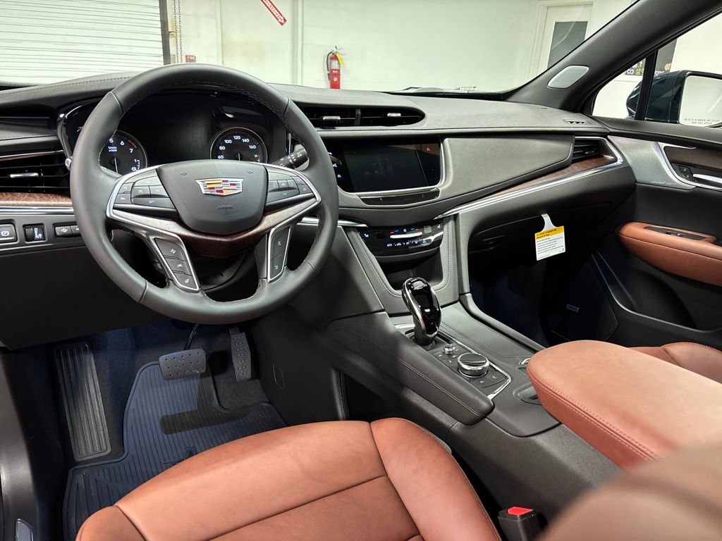 New 2026 Cadillac XT5 Premium Luxury w/ LPO, ONYX Package image 27