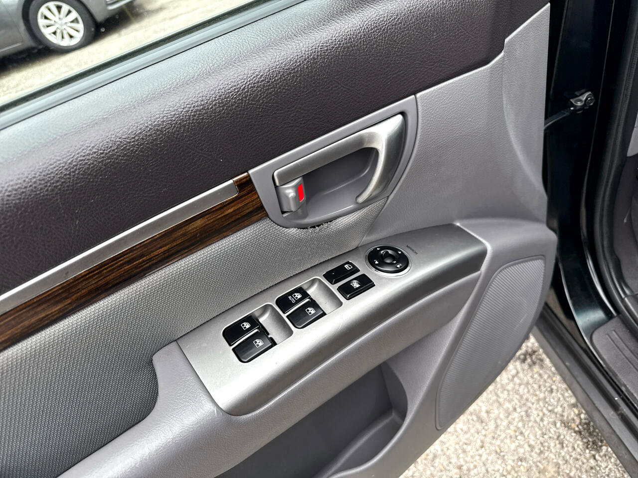 Used 2010 Hyundai Santa Fe GLS image 12