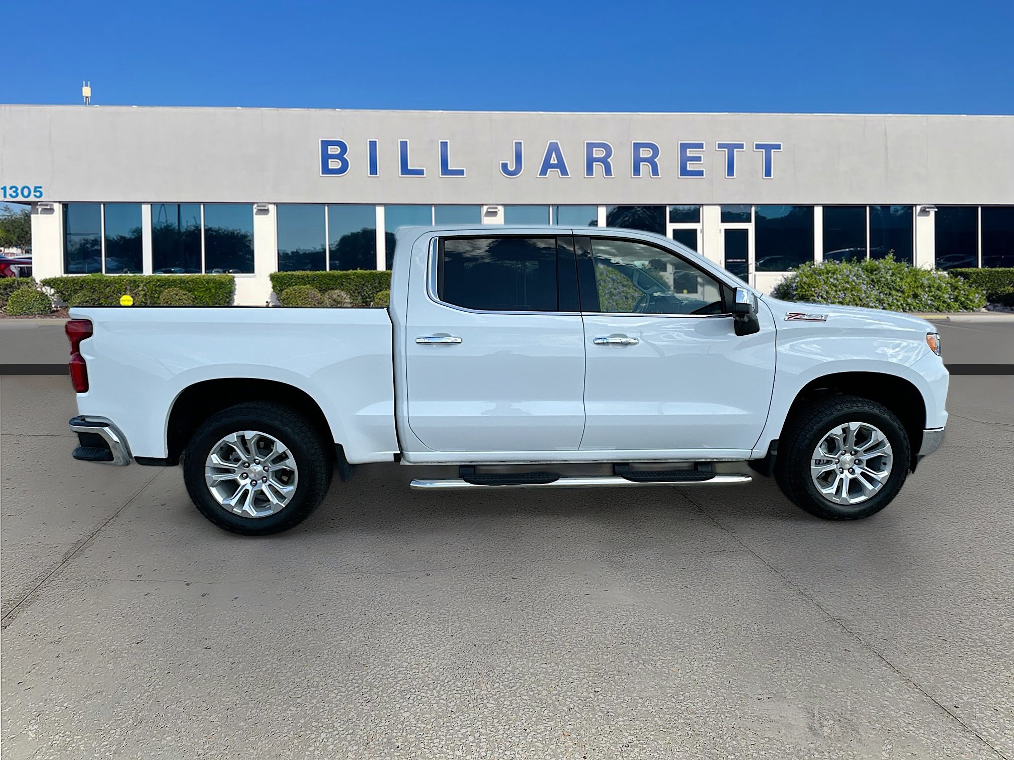 Used 2025 Chevrolet Silverado 1500 LTZ image 8