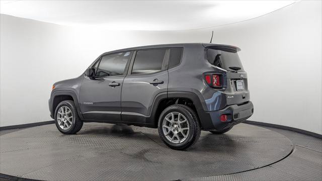 Used 2023 Jeep Renegade Latitude AWD/4WD image 6