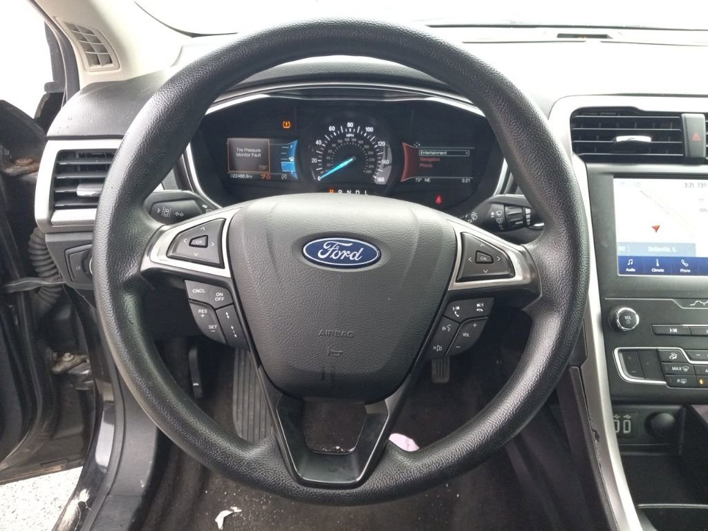 Used 2020 Ford Fusion SE image 23