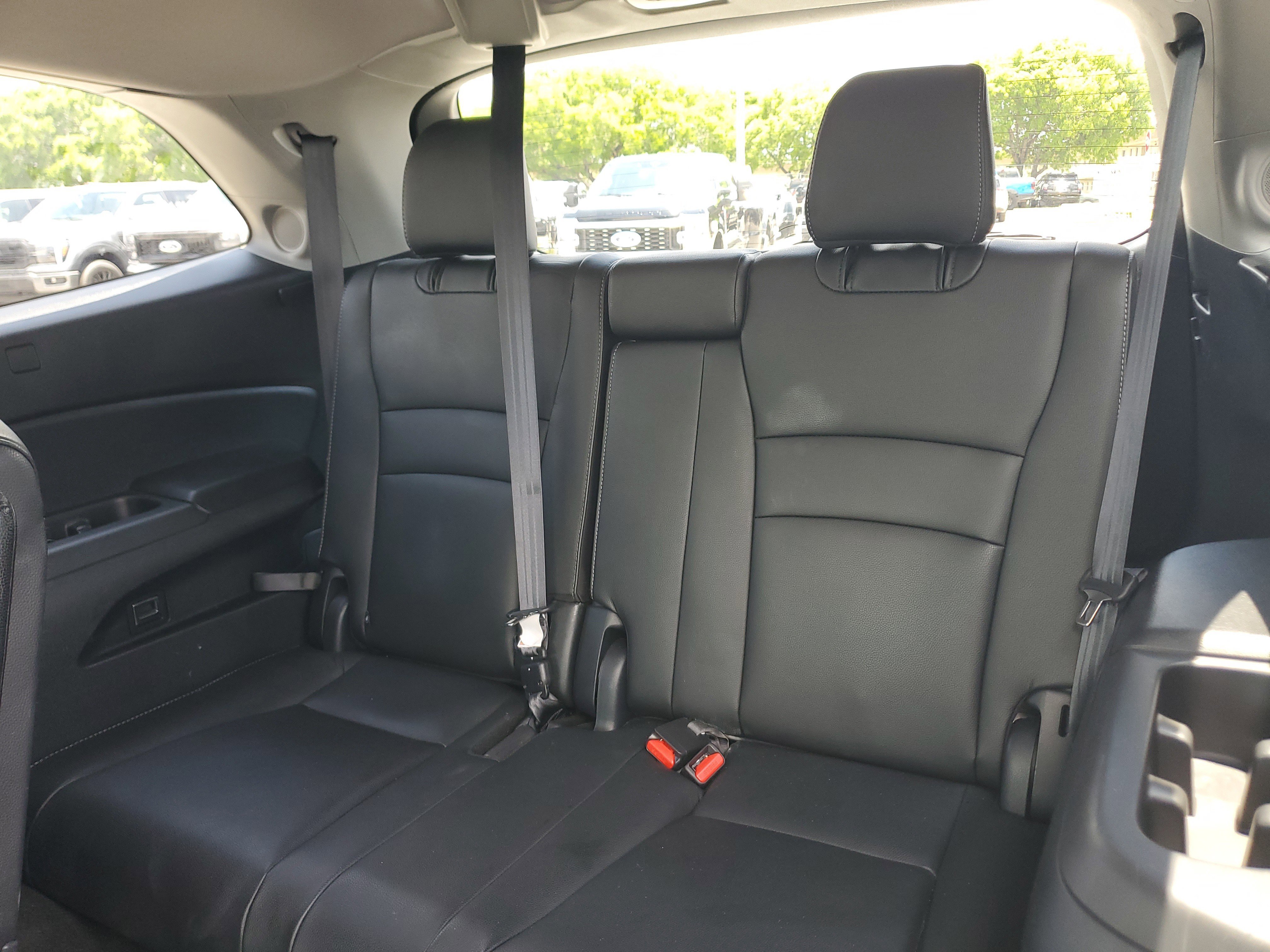 Used 2022 Honda Pilot Touring image 16