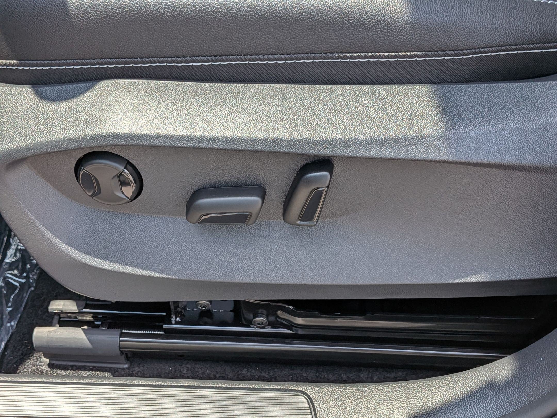 New 2026 Volkswagen Taos SEL AWD/4WD image 15
