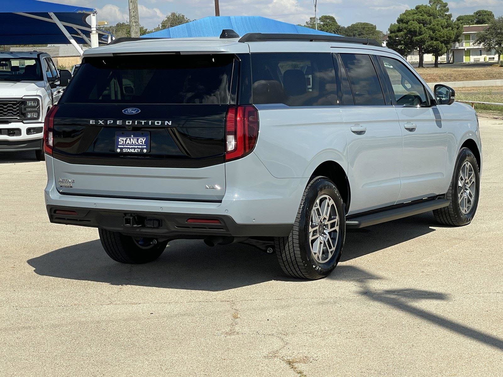 New 2025 Ford Expedition Max Active image 7