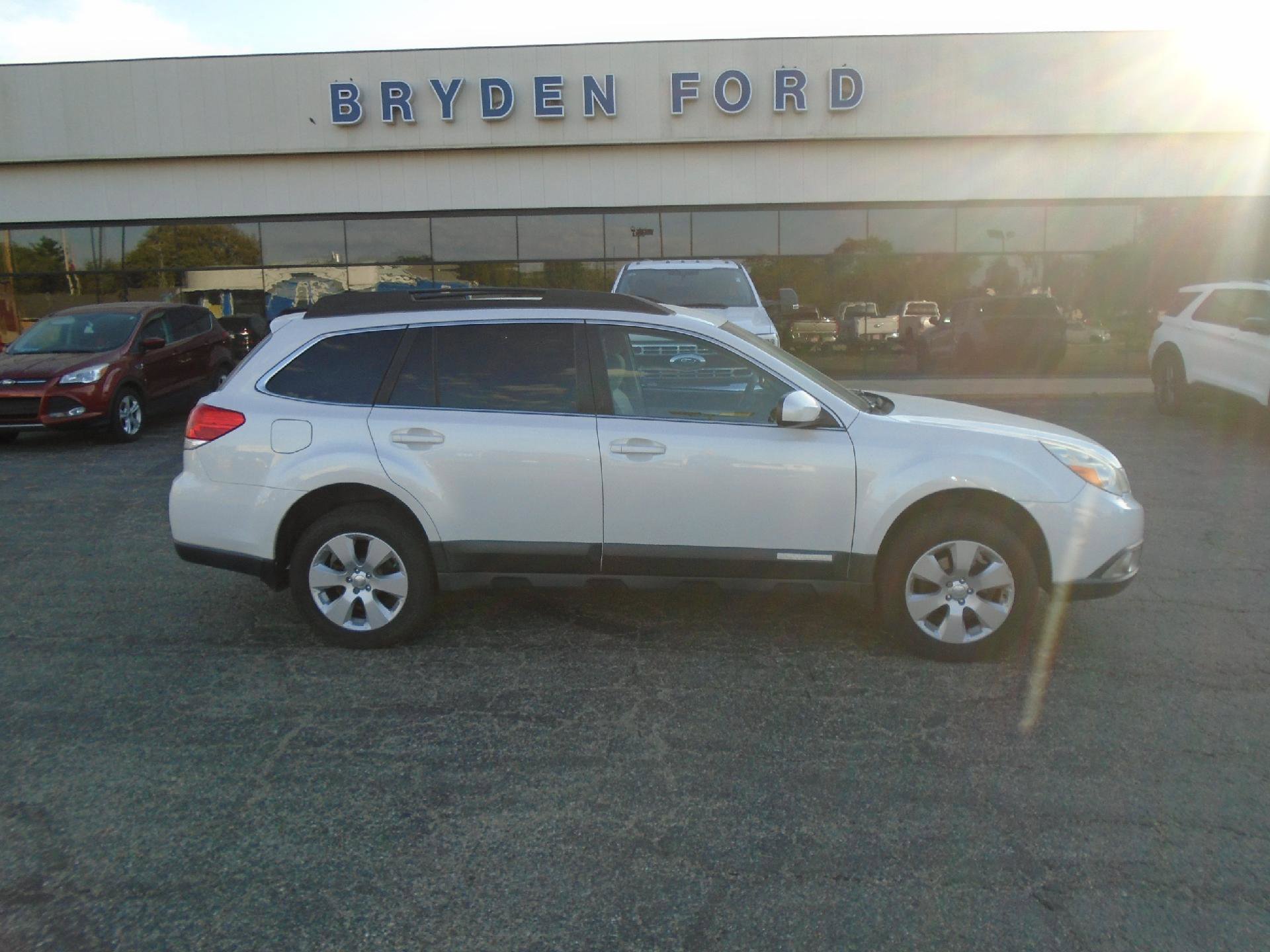 Used 2012 Subaru Outback 2.5i Premium w/ Popular Pkg 1B image 4