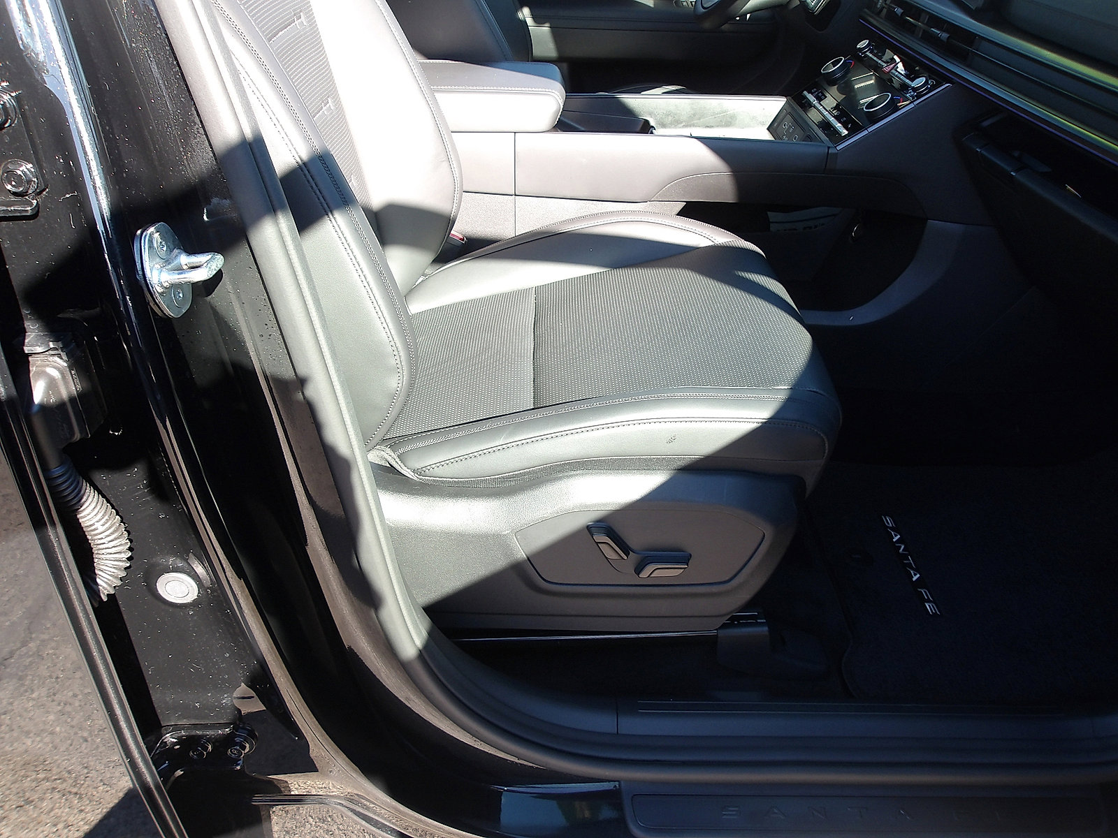 Used 2025 Hyundai Santa Fe Calligraphy image 12