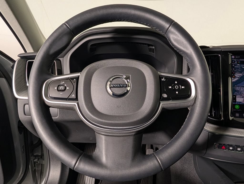Used 2025 Volvo XC60 B5 Plus AWD/4WD image 35