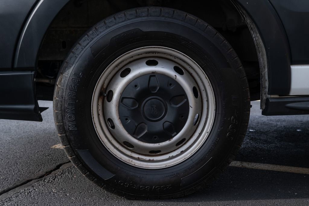 Used 2017 Ford Transit 350 XL image 8