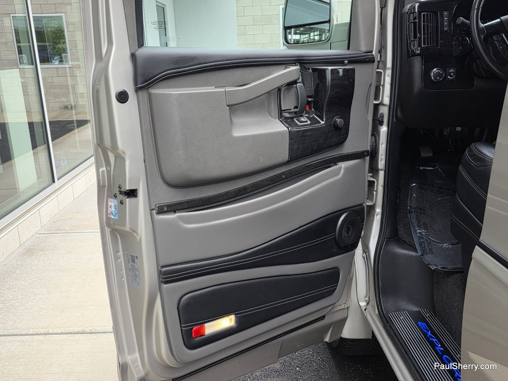 Used 2023 Chevrolet Express 2500 RWD image 39