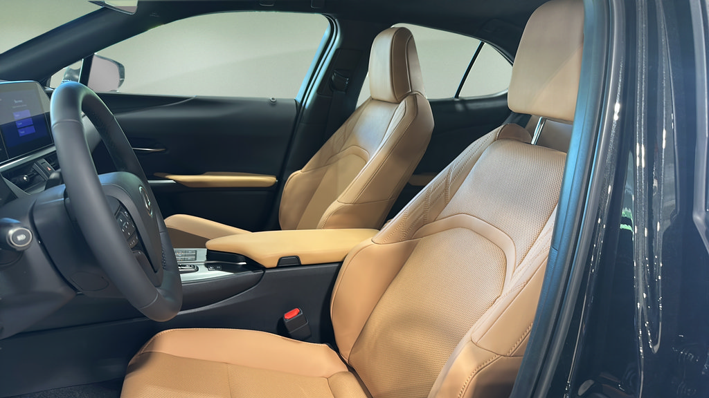 New 2026 Lexus UX 300h AWD image 15