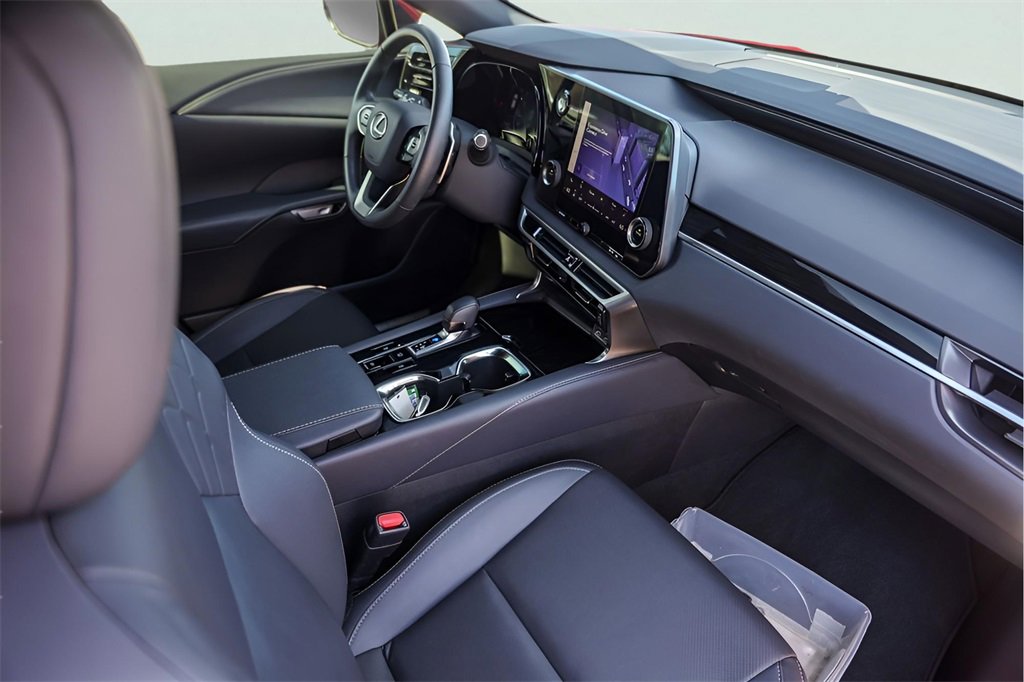 Used 2024 Lexus RX 350 FWD w/ Technology Package image 32