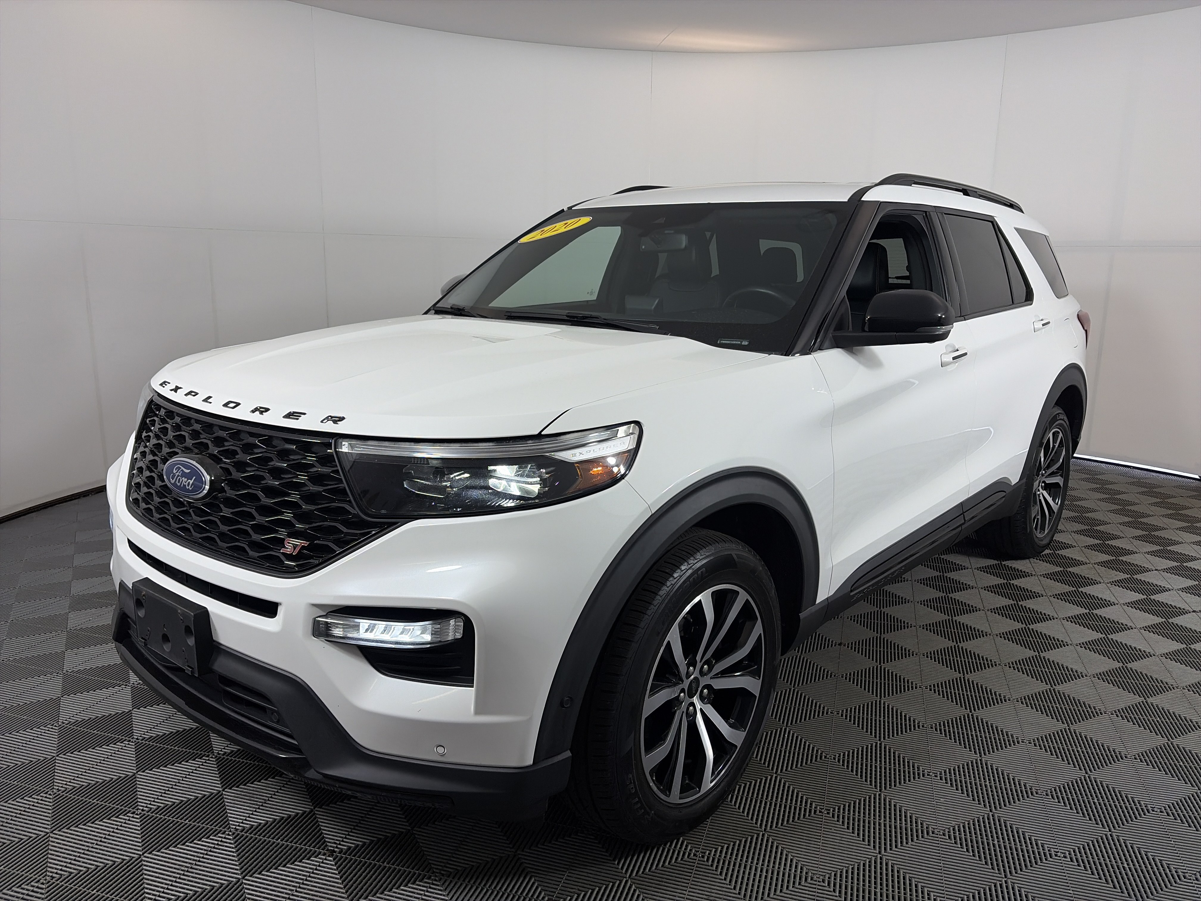 Used 2020 Ford Explorer ST w/ Premium Technology Package AWD/4WD image 2