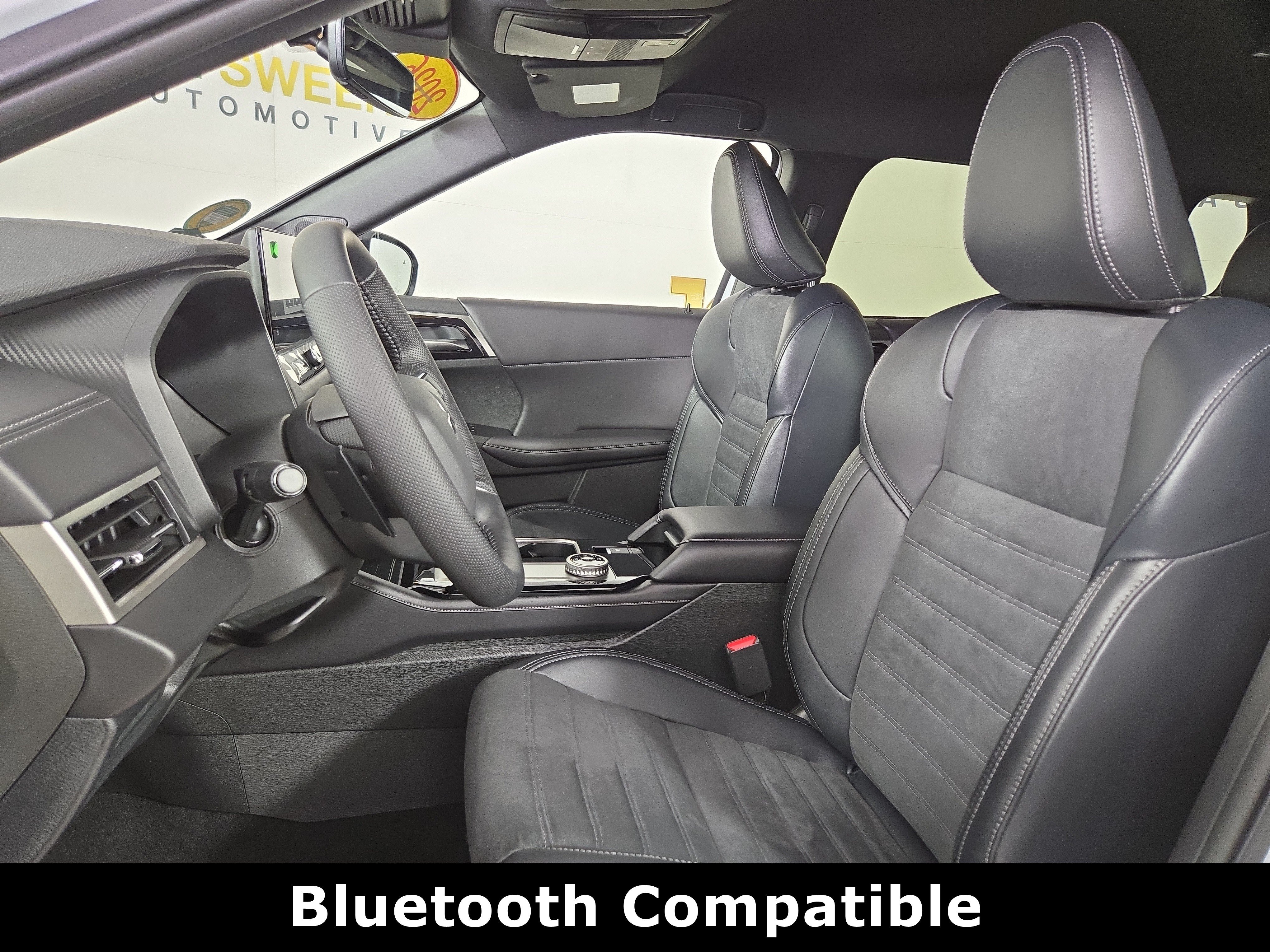 New 2026 Mitsubishi Outlander LE AWD/4WD image 10