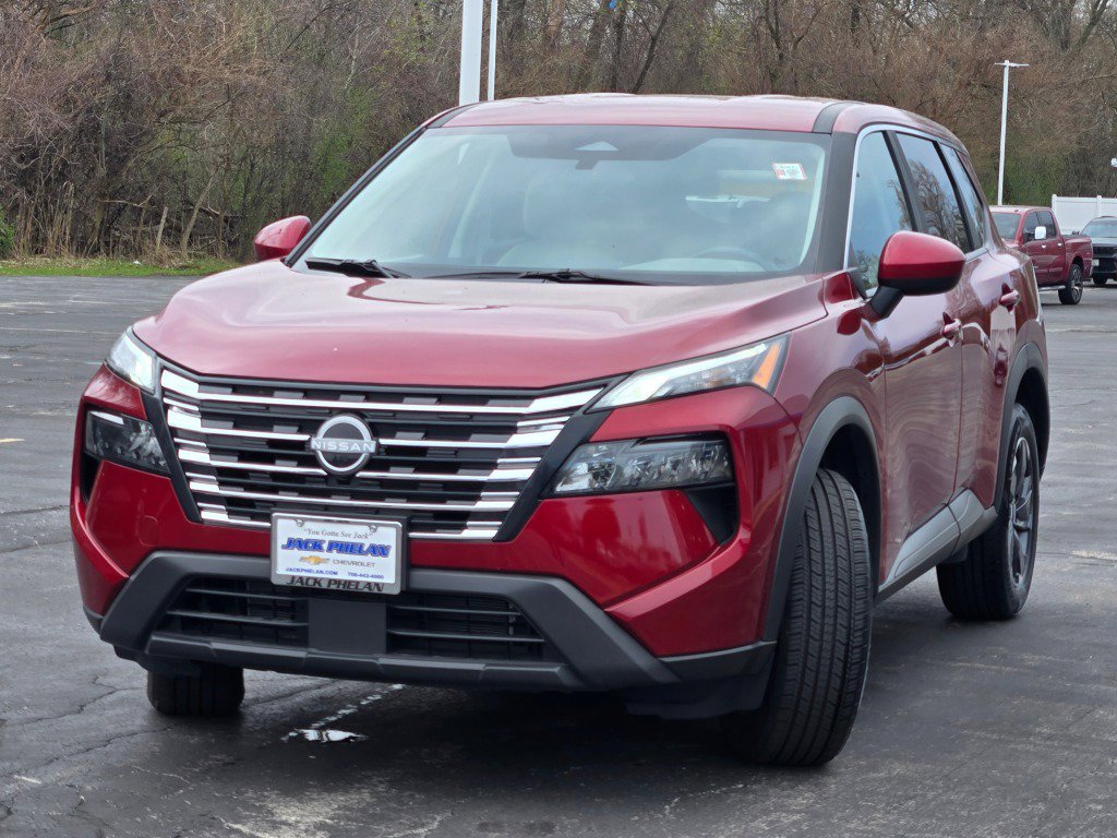 Used 2025 Nissan Rogue SV AWD/4WD image 5