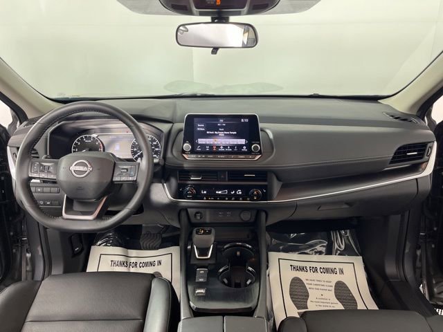 Used 2025 Nissan Rogue SV w/ SV Premium Package FWD image 40