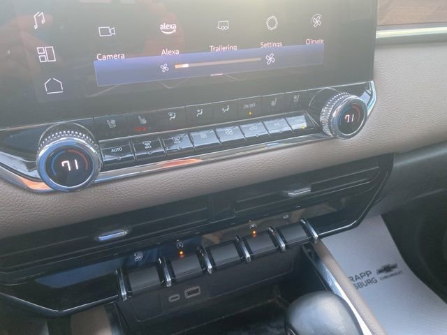 Used 2023 GMC Canyon Denali w/ Denali Black Edition image 14