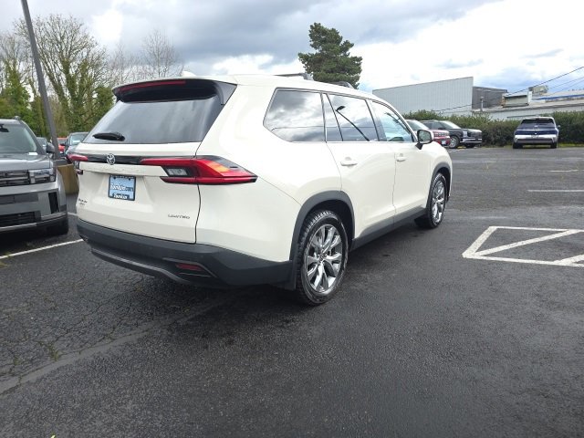 Used 2024 Toyota Grand Highlander Limited image 5