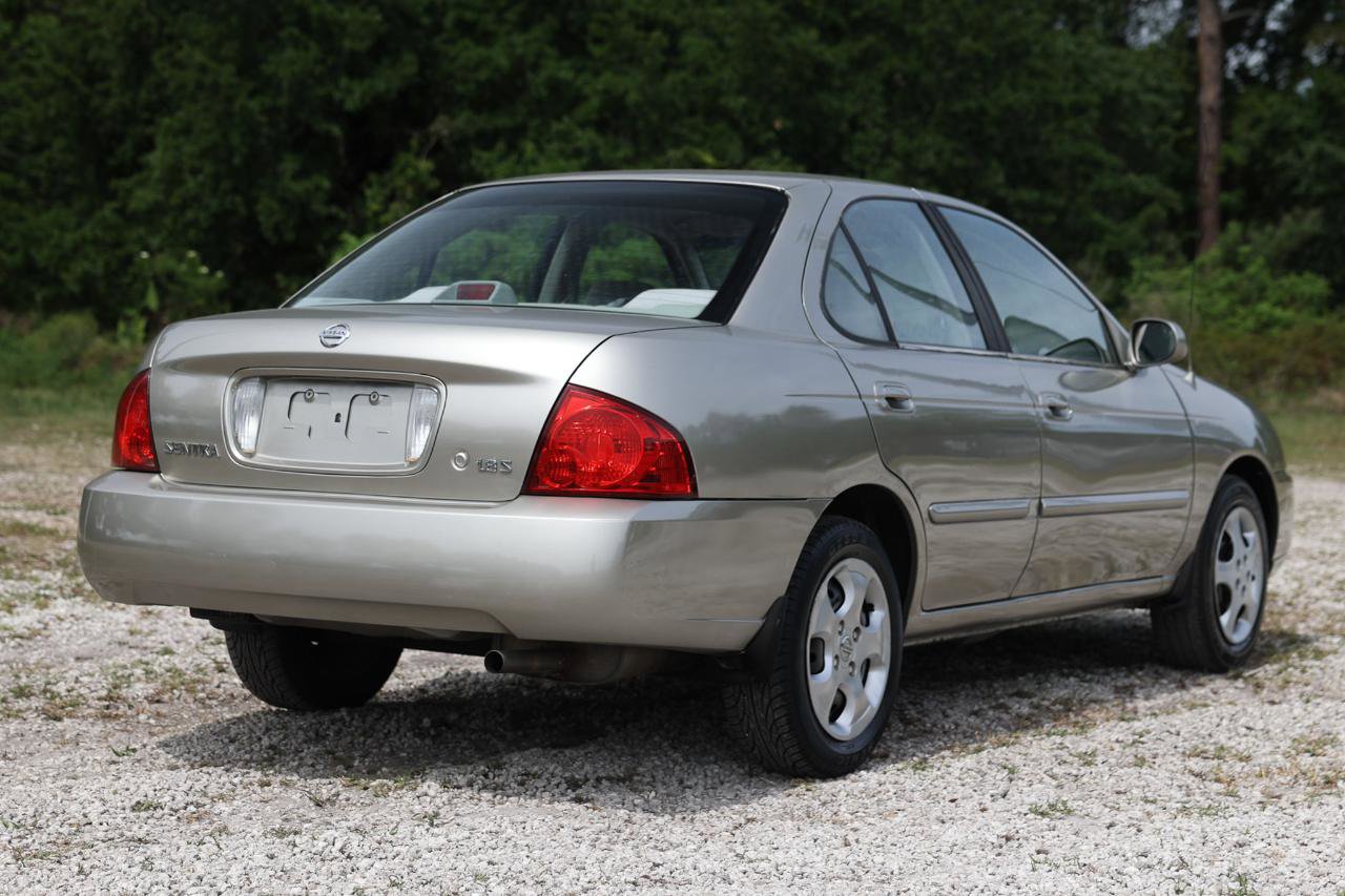 Used 2004 Nissan Sentra S FWD image 11