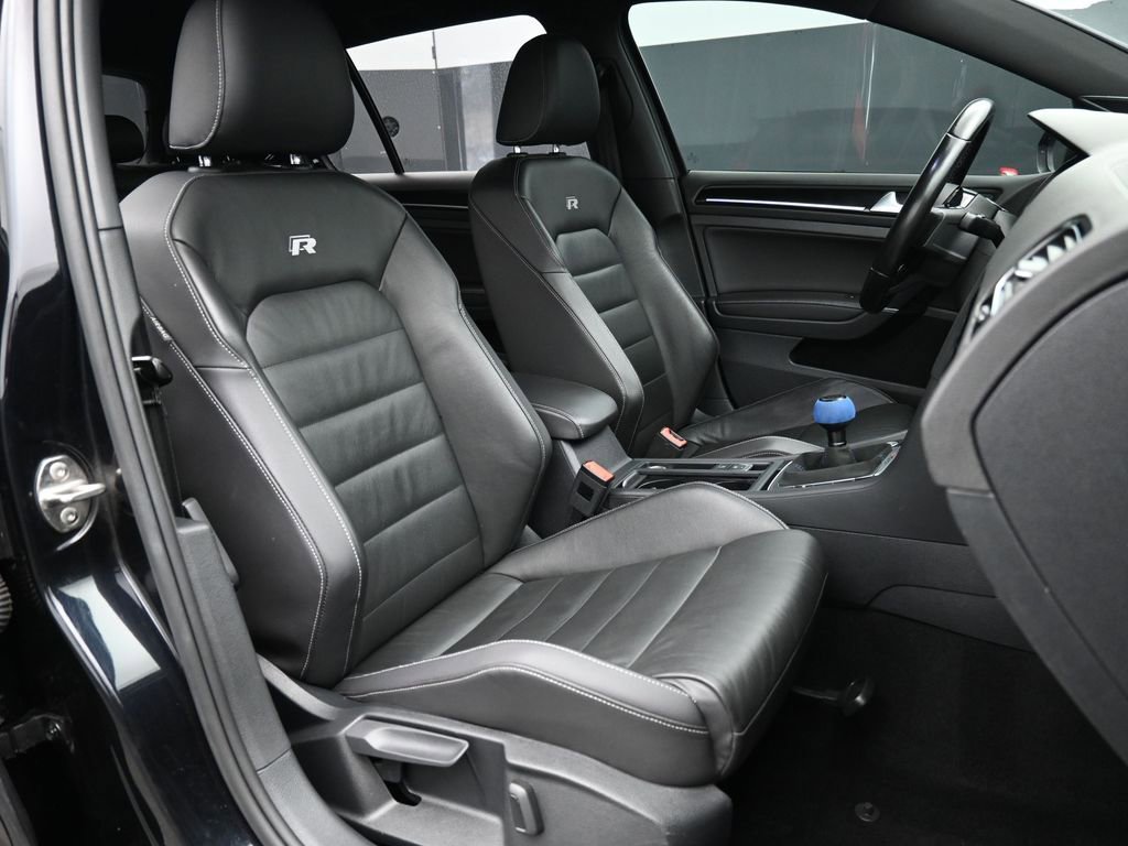 Used 2016 Volkswagen Golf R 4-Door image 25