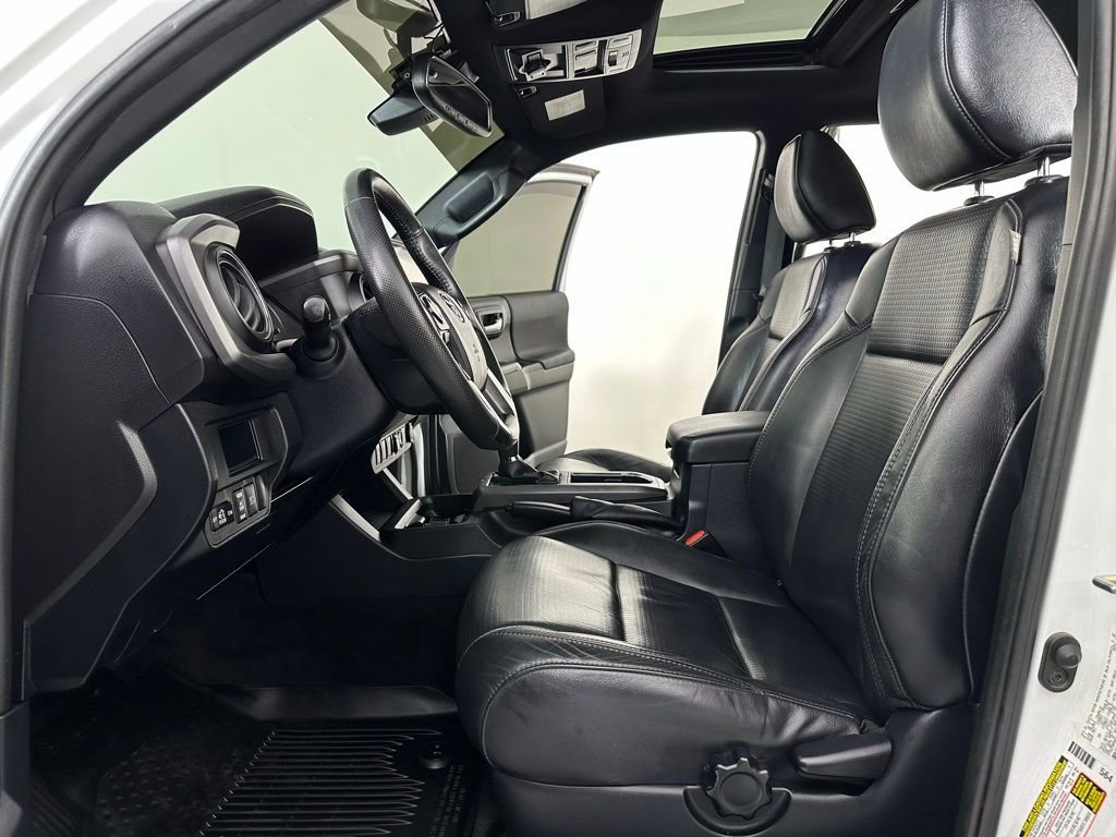 Used 2019 Toyota Tacoma TRD Off-Road image 10