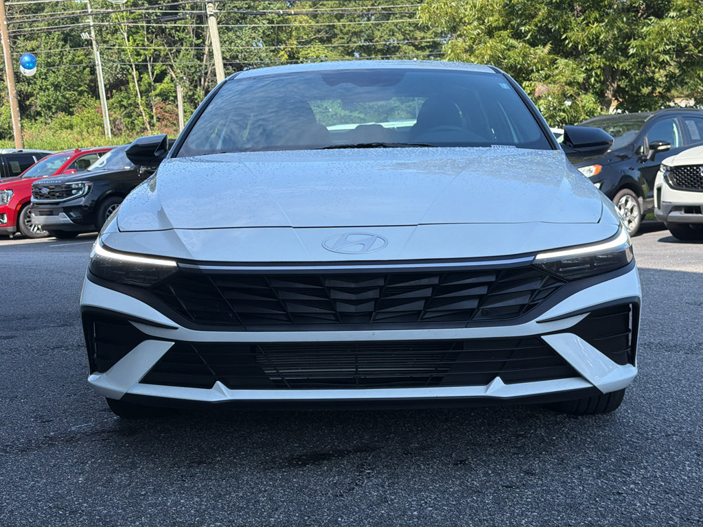 Used 2026 Hyundai Elantra Sport FWD image 3